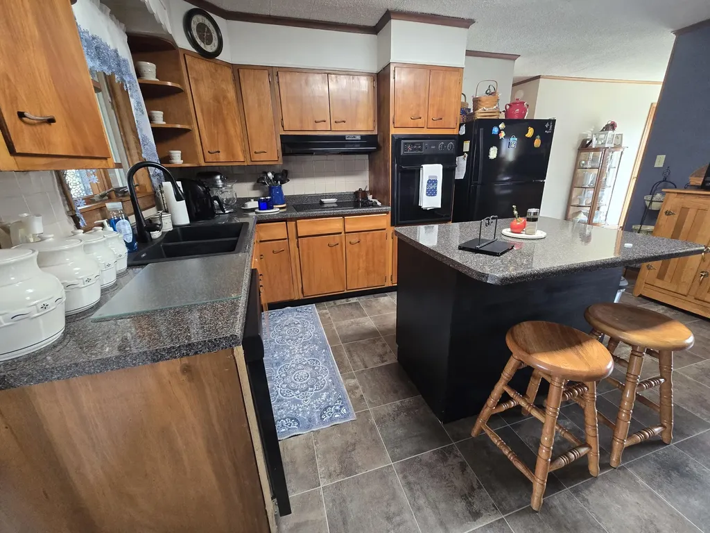 127 Alpine Middlesboro KY 40965