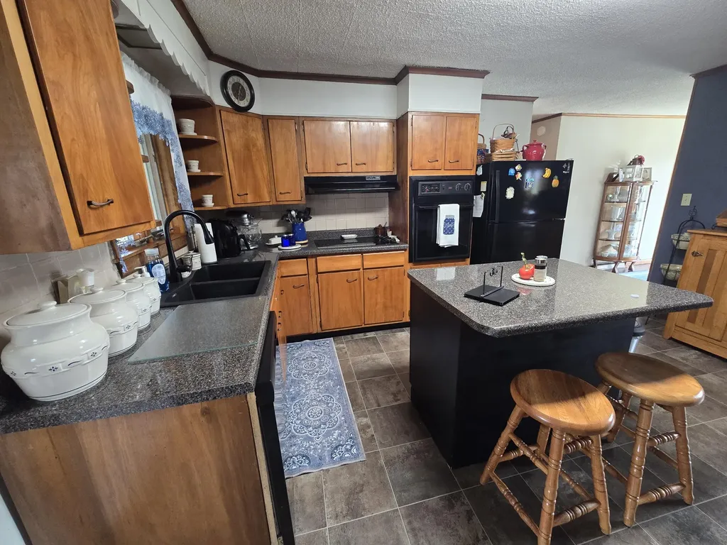 127 Alpine Middlesboro KY 40965
