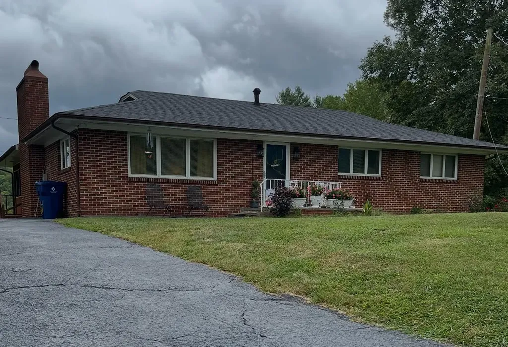 127 Alpine Middlesboro KY 40965