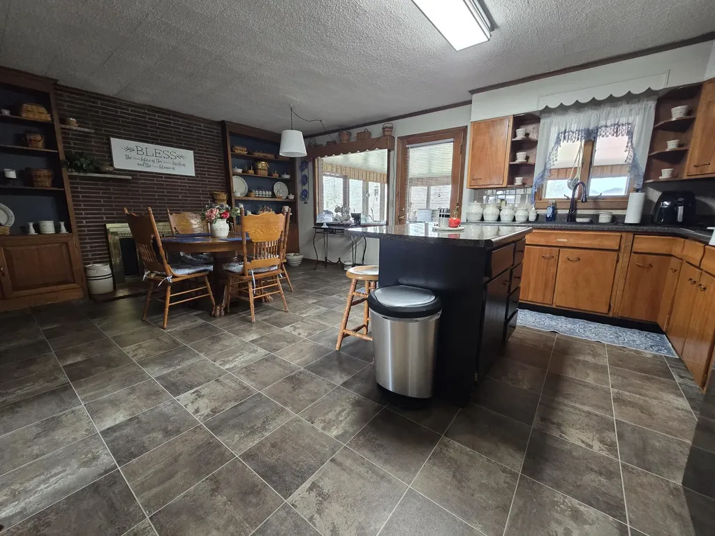 127 Alpine Middlesboro KY 40965