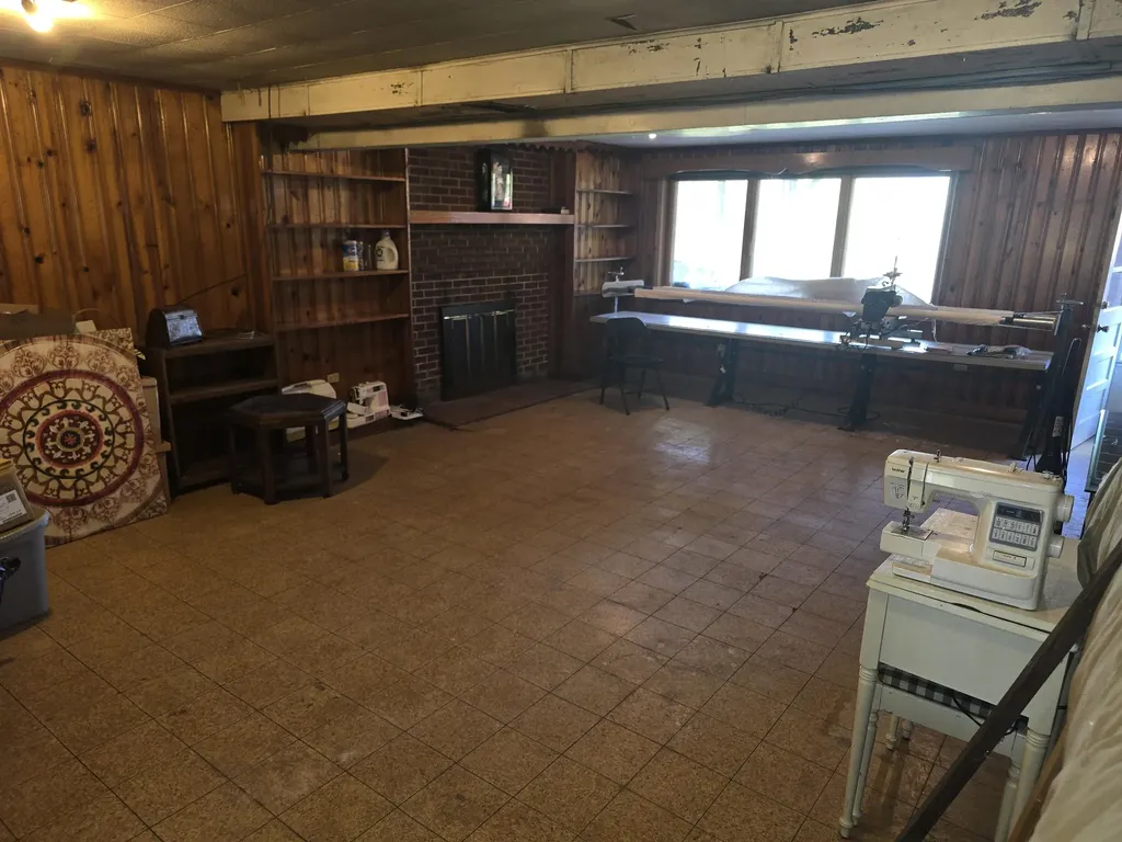 127 Alpine Middlesboro KY 40965