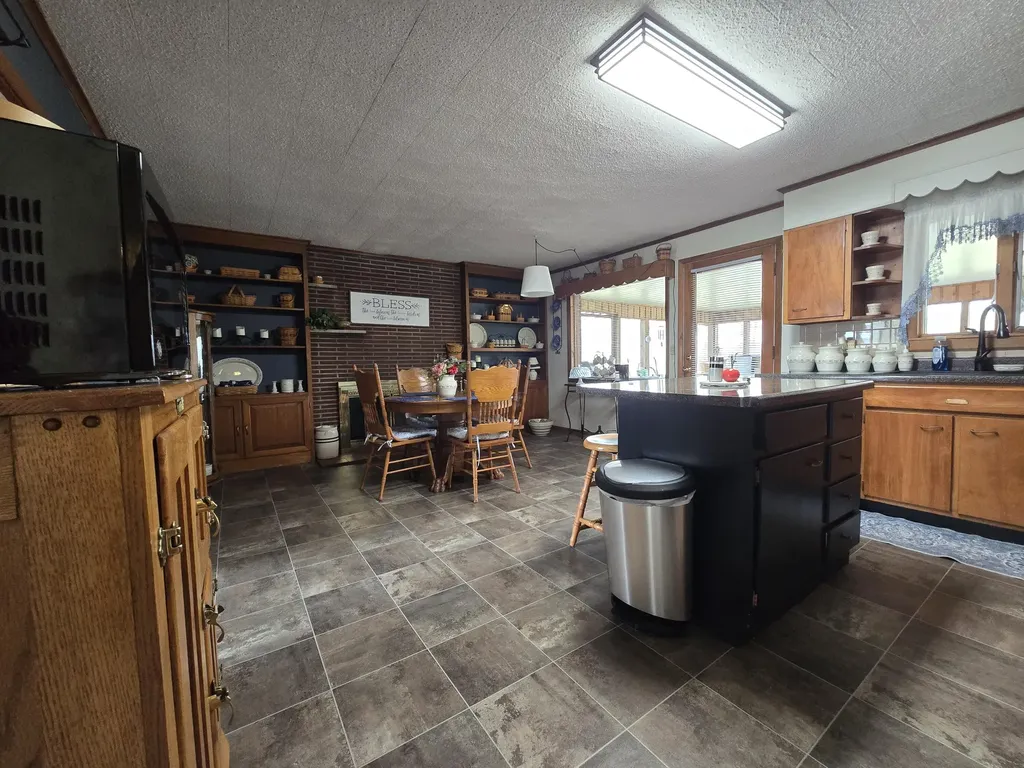 127 Alpine Middlesboro KY 40965