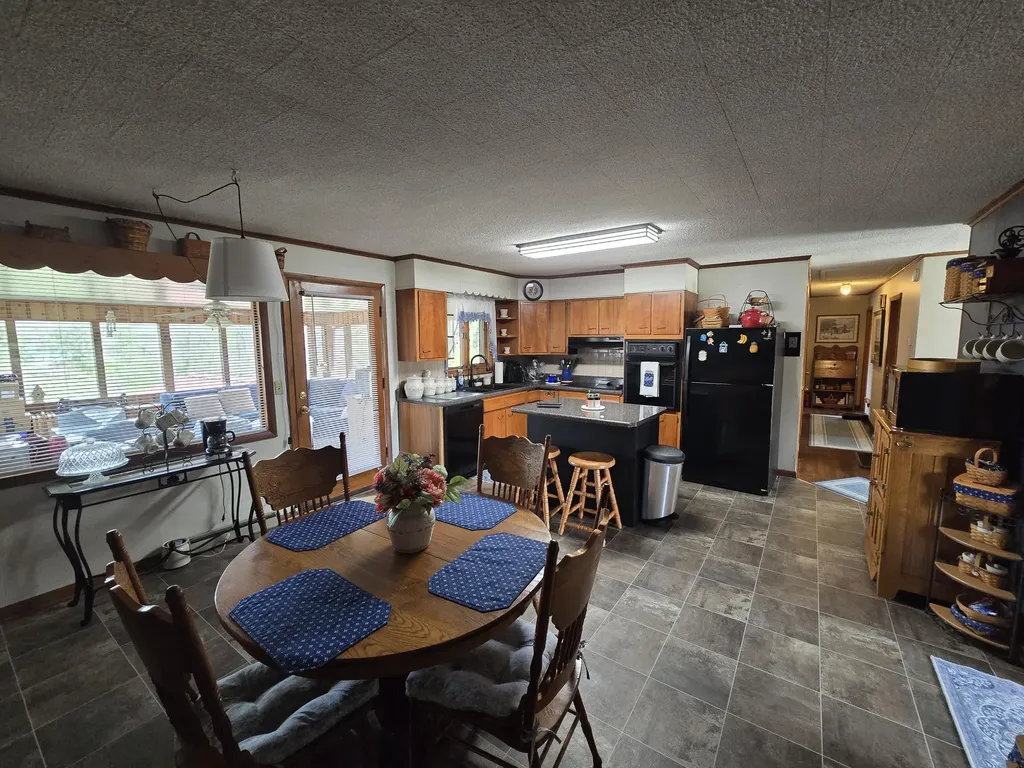 127 Alpine Middlesboro KY 40965