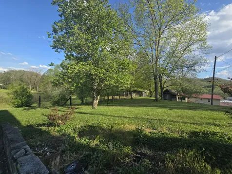 127 Alpine Middlesboro KY 40965