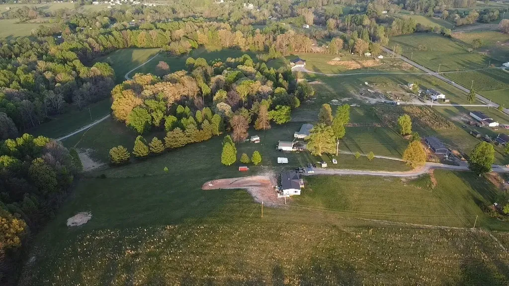41 Bluebird Lane Kings Mountain KY 40442