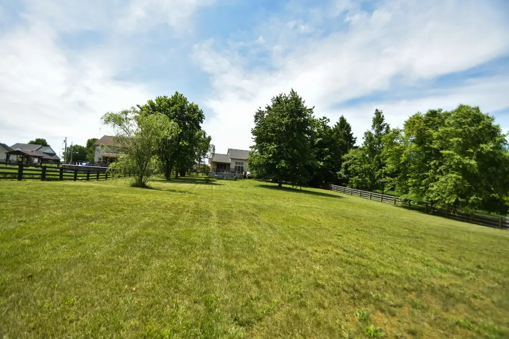 384 Kings Trace Drive Berea KY 40403
