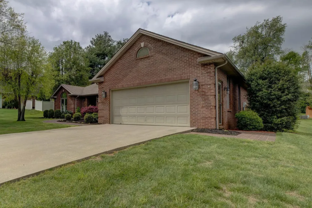 114 Holly Hills Drive Mt Sterling KY 40353