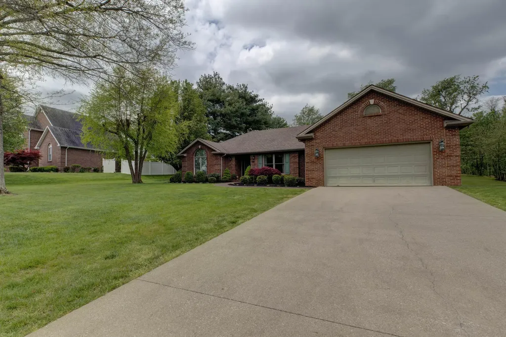 114 Holly Hills Drive Mt Sterling KY 40353