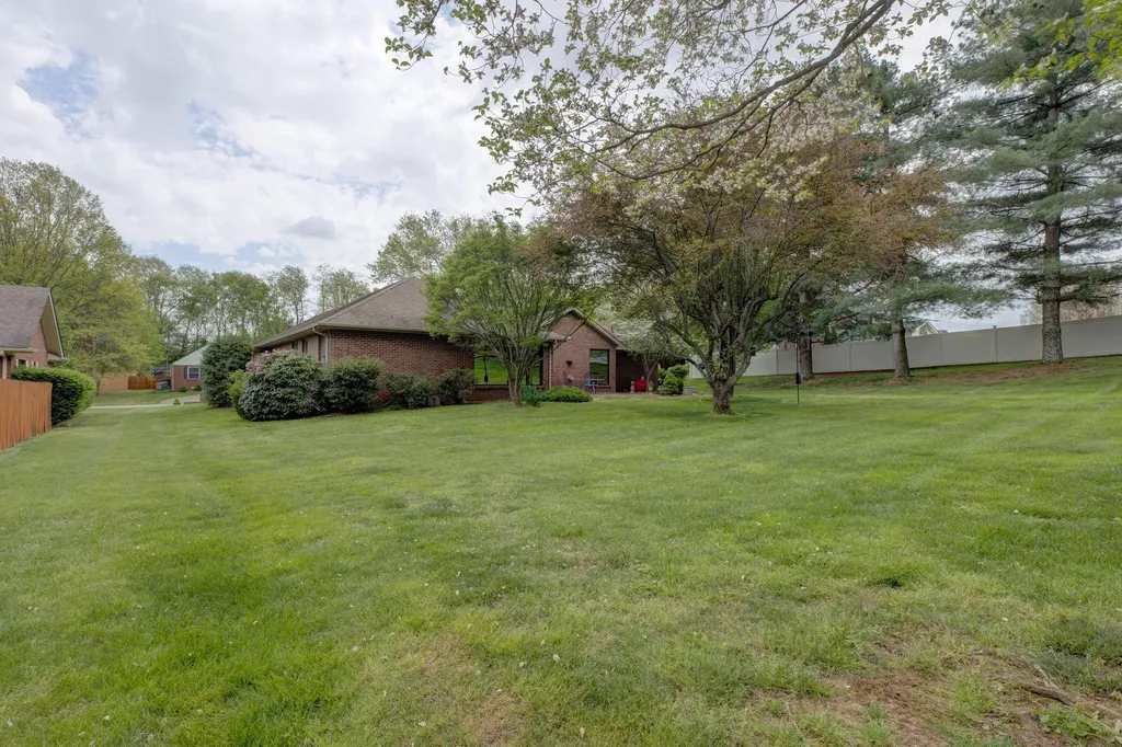 114 Holly Hills Drive Mt Sterling KY 40353