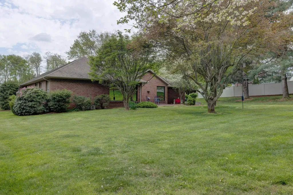 114 Holly Hills Drive Mt Sterling KY 40353