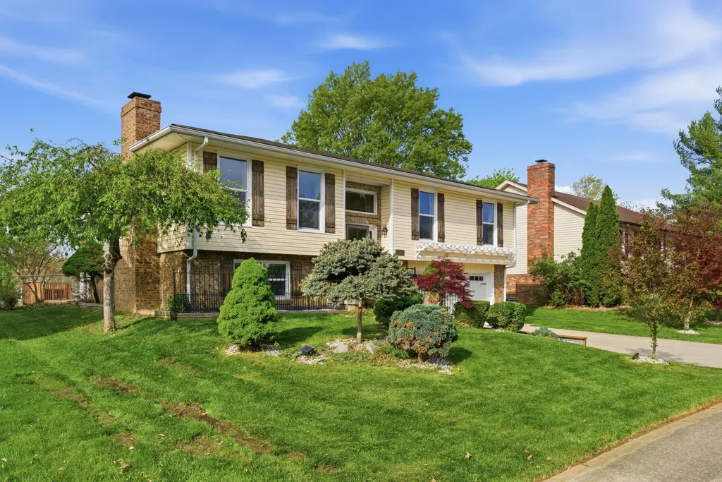 2912 Easthills Drive Lexington KY 40515