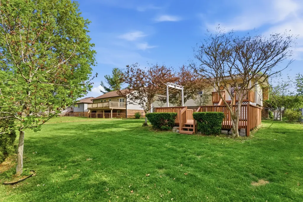 2912 Easthills Drive Lexington KY 40515