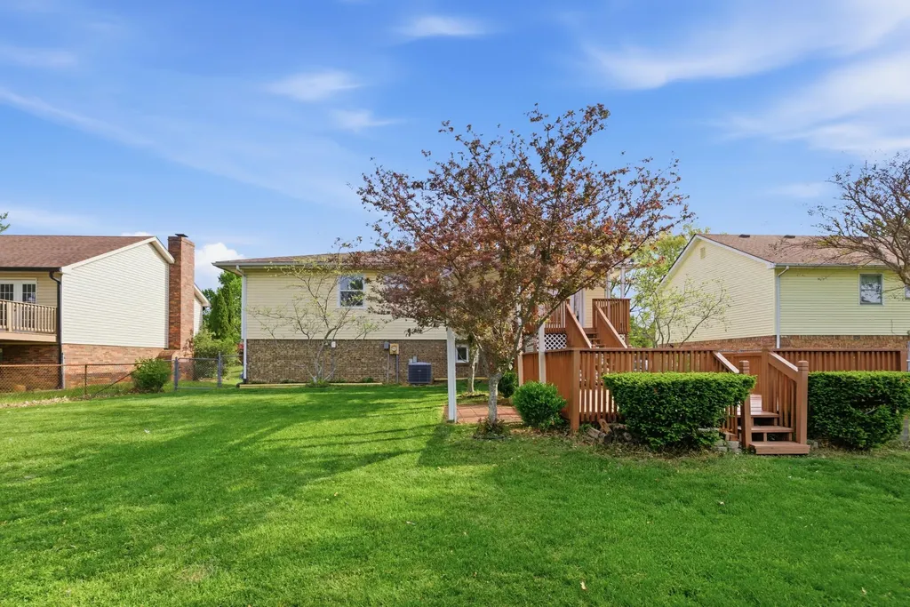 2912 Easthills Drive Lexington KY 40515