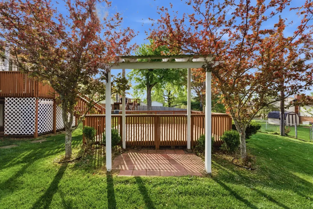 2912 Easthills Drive Lexington KY 40515