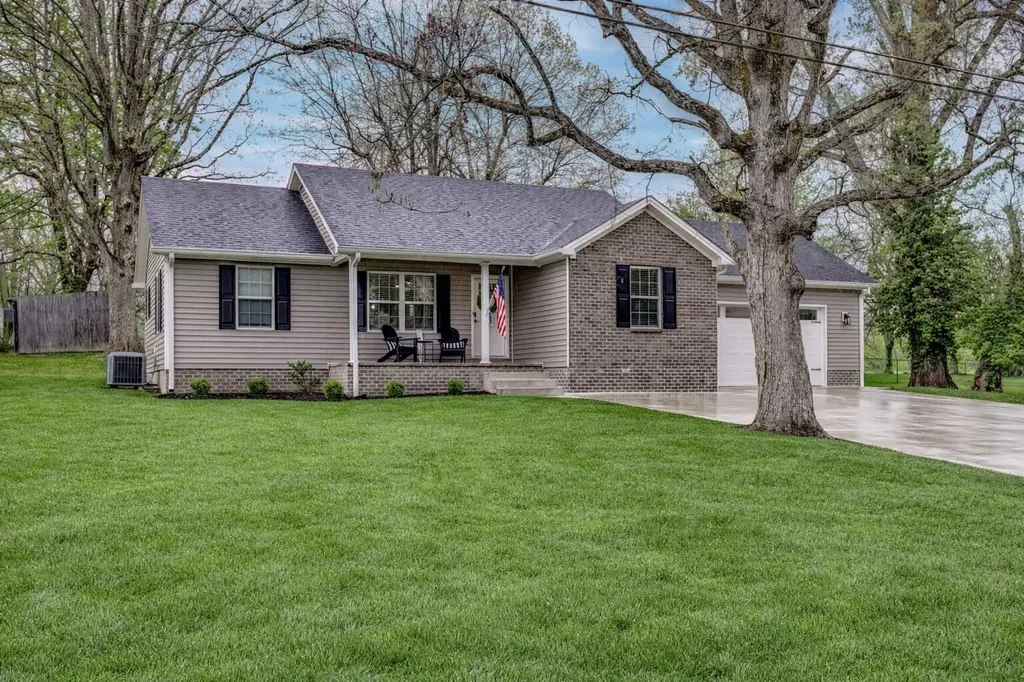 525 S Lucas Street Junction City KY 40440