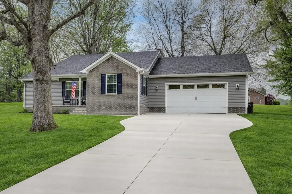 525 S Lucas Street Junction City KY 40440