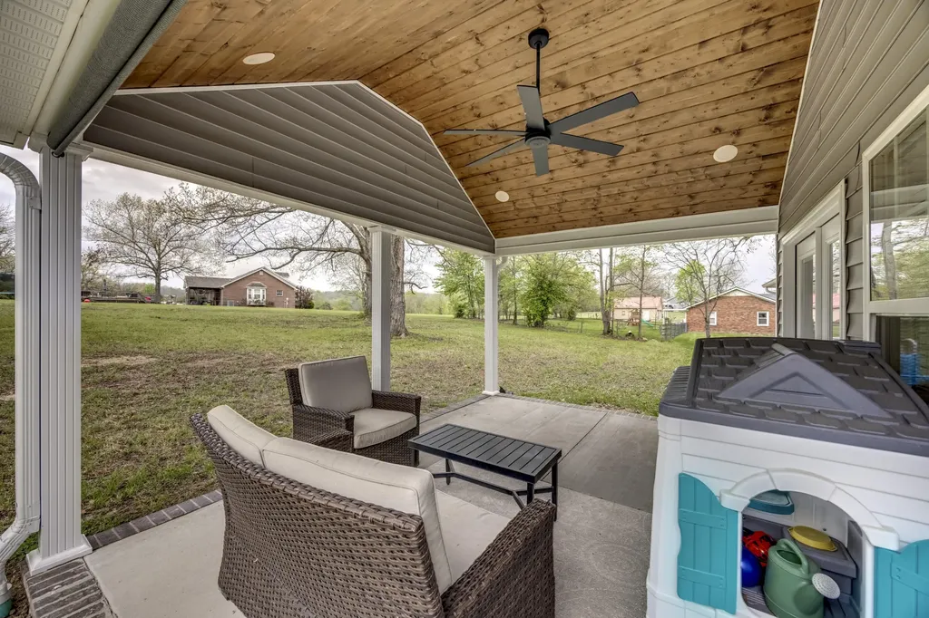 525 S Lucas Street Junction City KY 40440