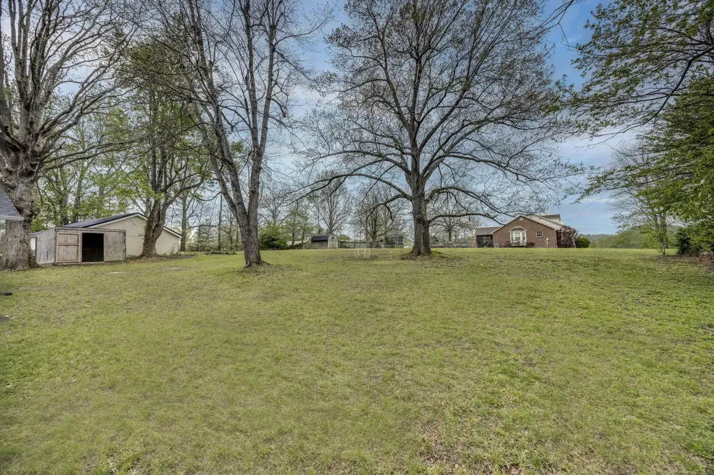 525 S Lucas Street Junction City KY 40440