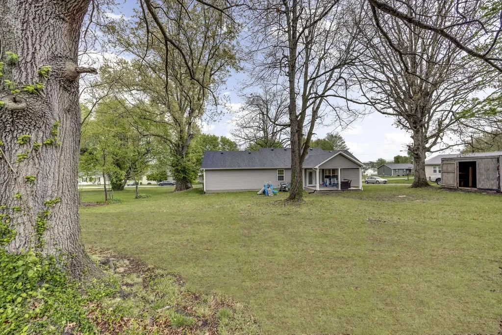 525 S Lucas Street Junction City KY 40440