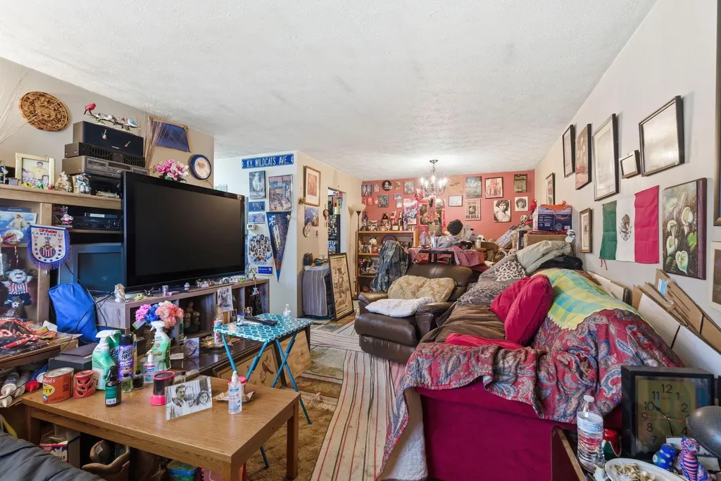 388 Redding Road Lexington KY 40517