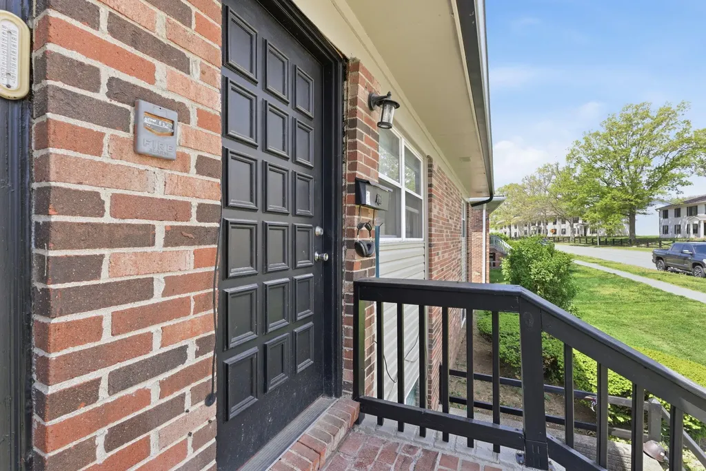 388 Redding Road Lexington KY 40517