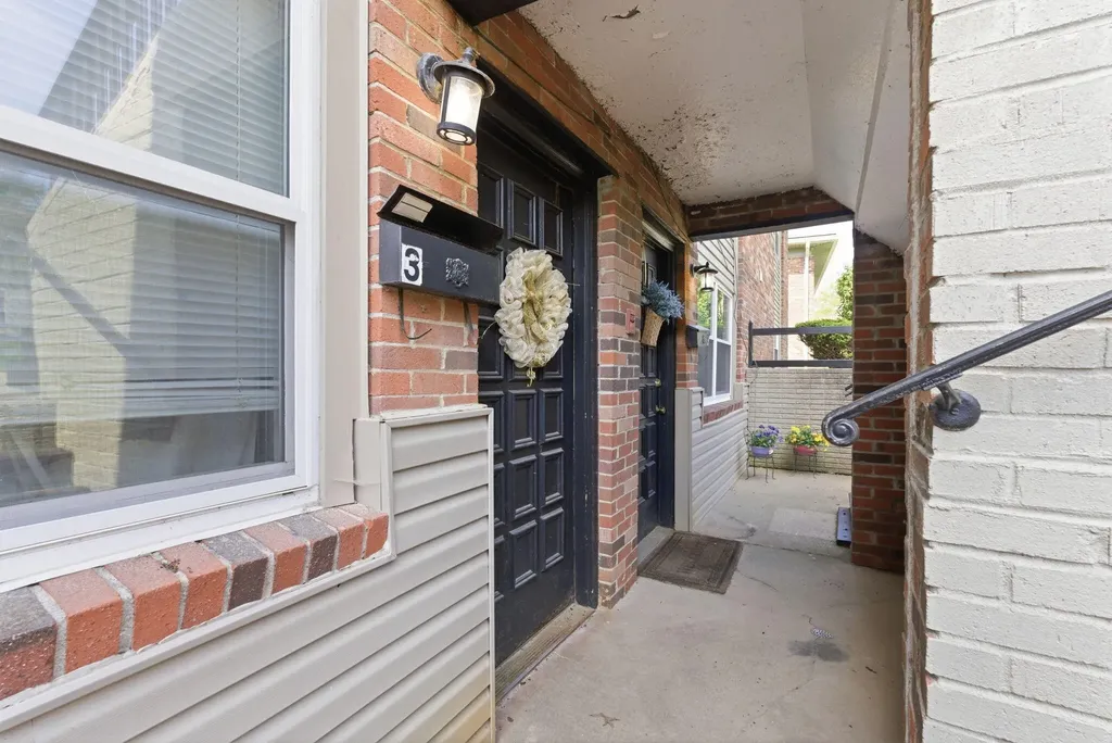 388 Redding Road Lexington KY 40517