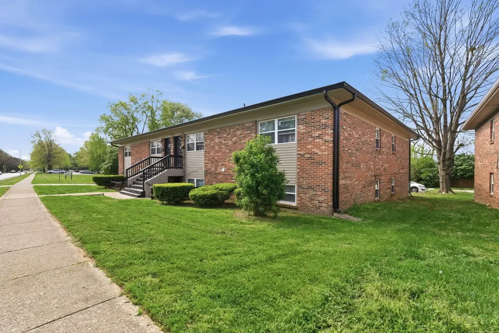 388 Redding Road Lexington KY 40517