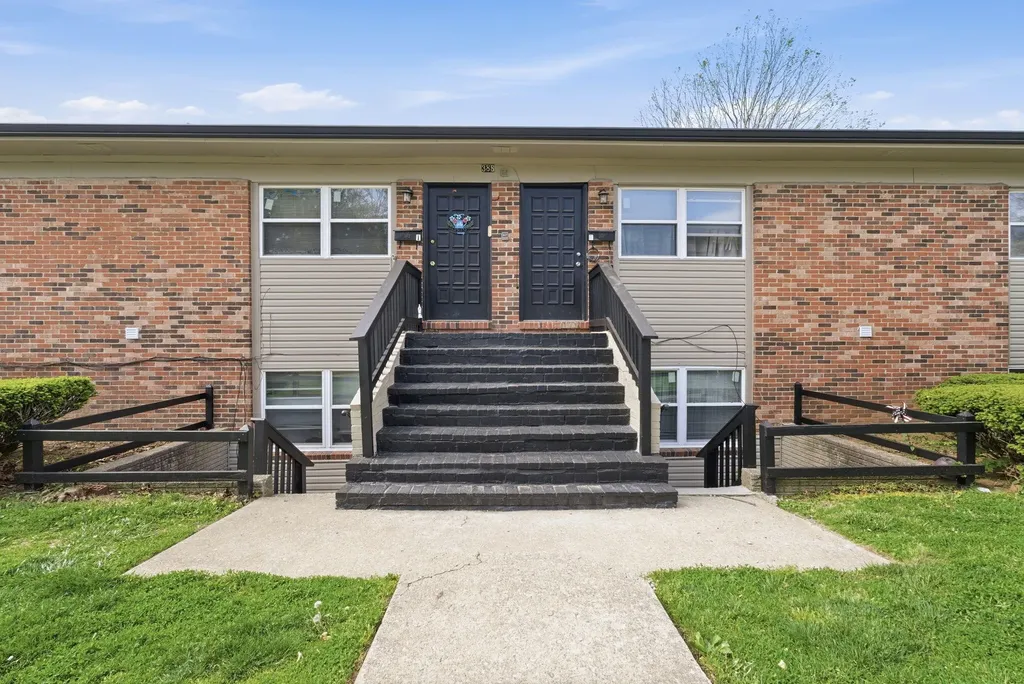 388 Redding Road Lexington KY 40517