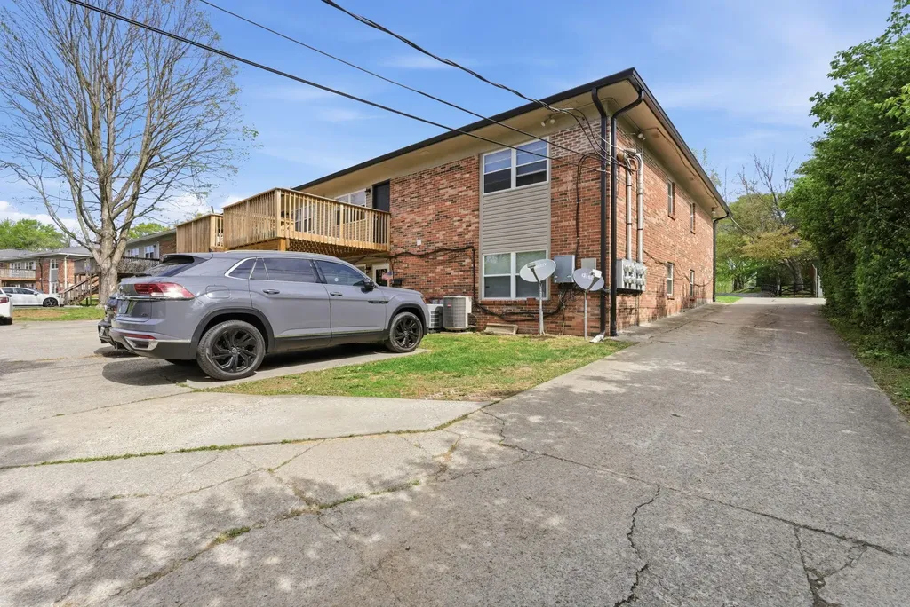 388 Redding Road Lexington KY 40517