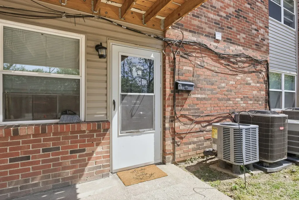 388 Redding Road Lexington KY 40517