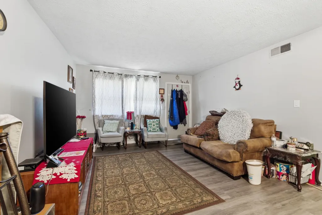 388 Redding Road Lexington KY 40517