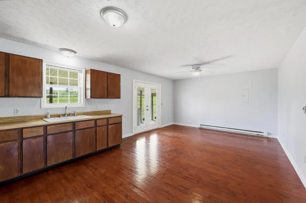 124 Mockingbird Lane Berry KY 41003