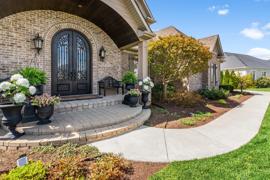 616 Old Coach Road Nicholasville KY 40356