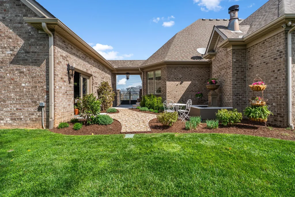 616 Old Coach Road Nicholasville KY 40356