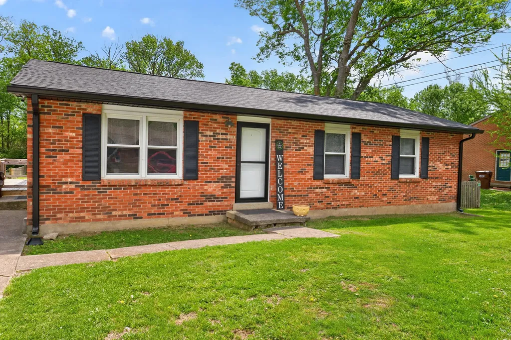 322 Laurel Lane Nicholasville KY 40356