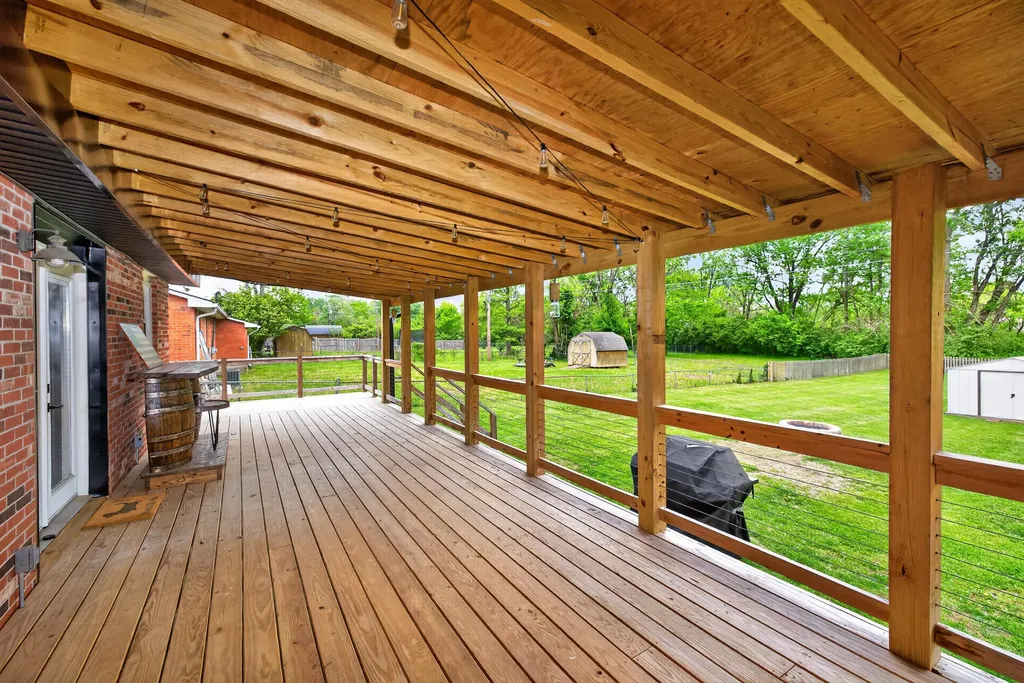322 Laurel Lane Nicholasville KY 40356