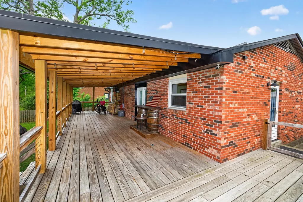322 Laurel Lane Nicholasville KY 40356