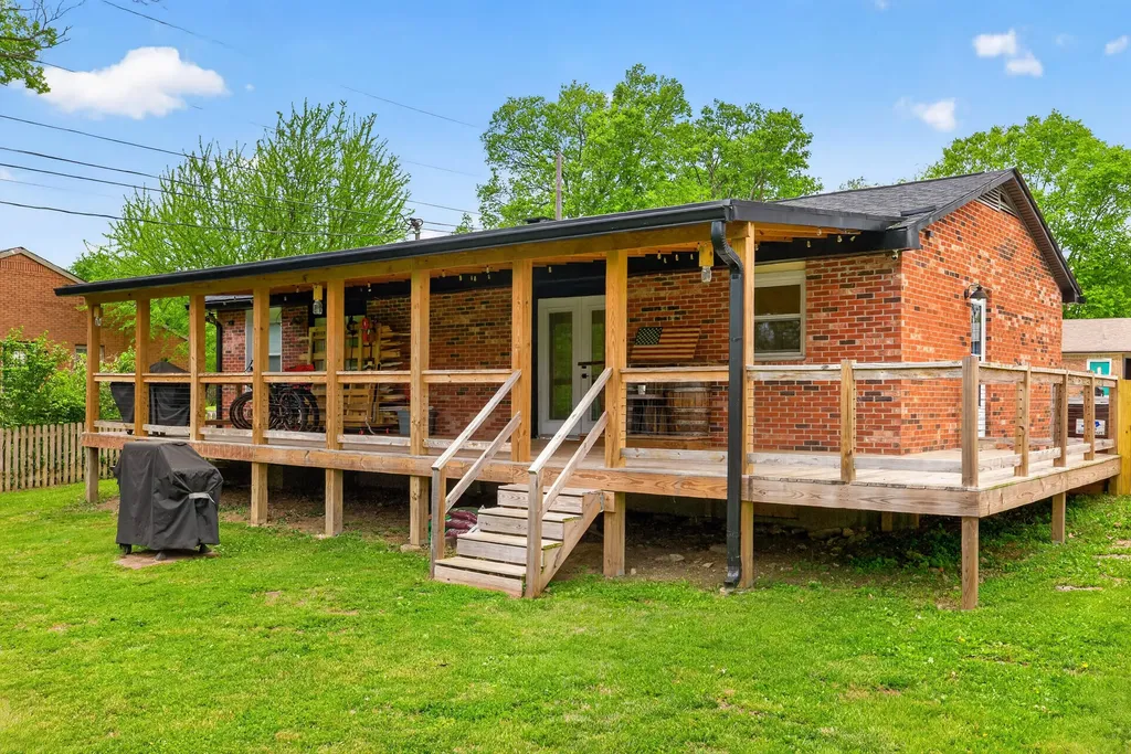 322 Laurel Lane Nicholasville KY 40356