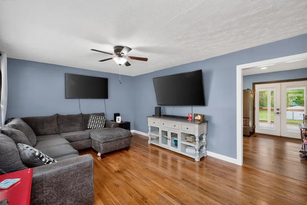 322 Laurel Lane Nicholasville KY 40356