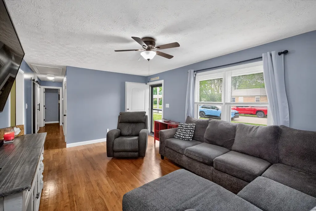 322 Laurel Lane Nicholasville KY 40356