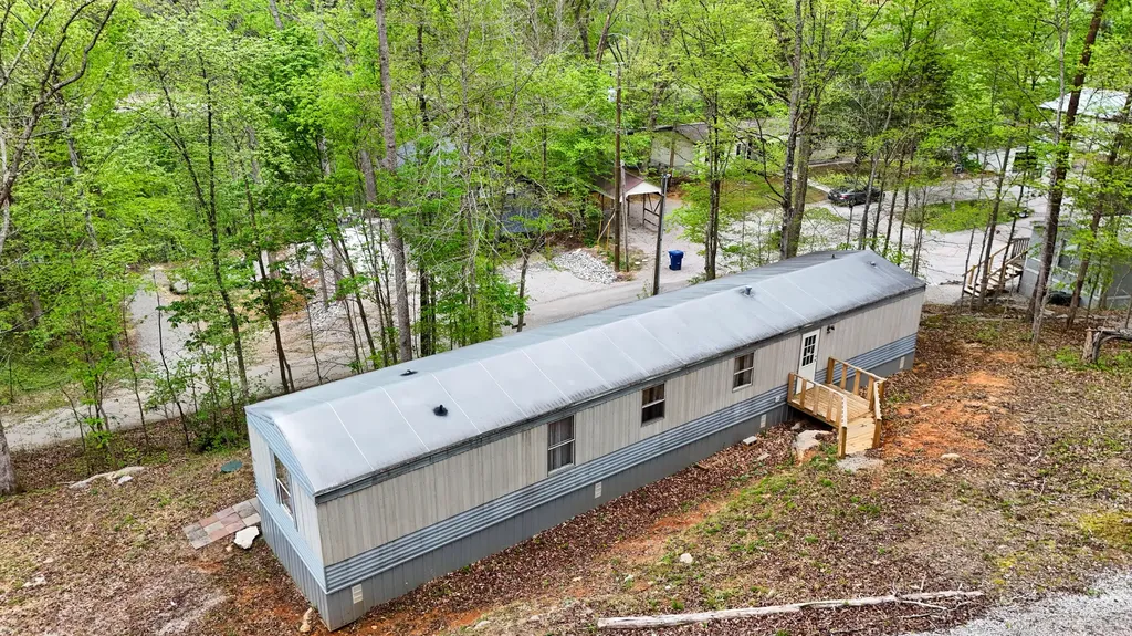 460 N Lake Drive Burnside KY 42519