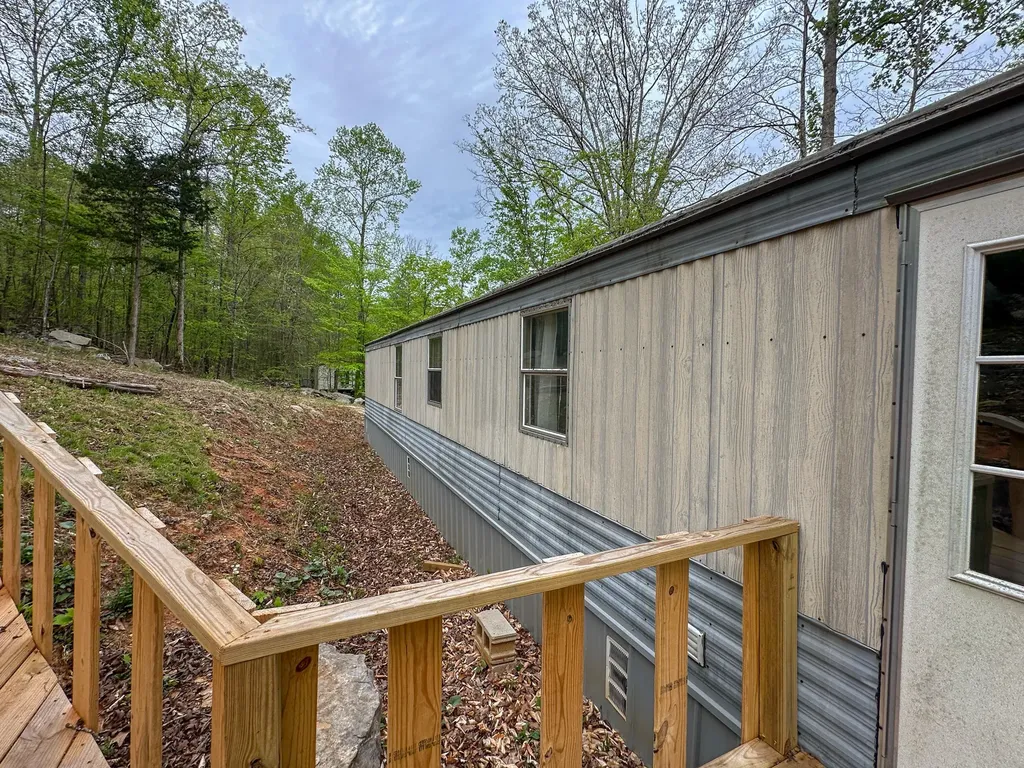 460 N Lake Drive Burnside KY 42519