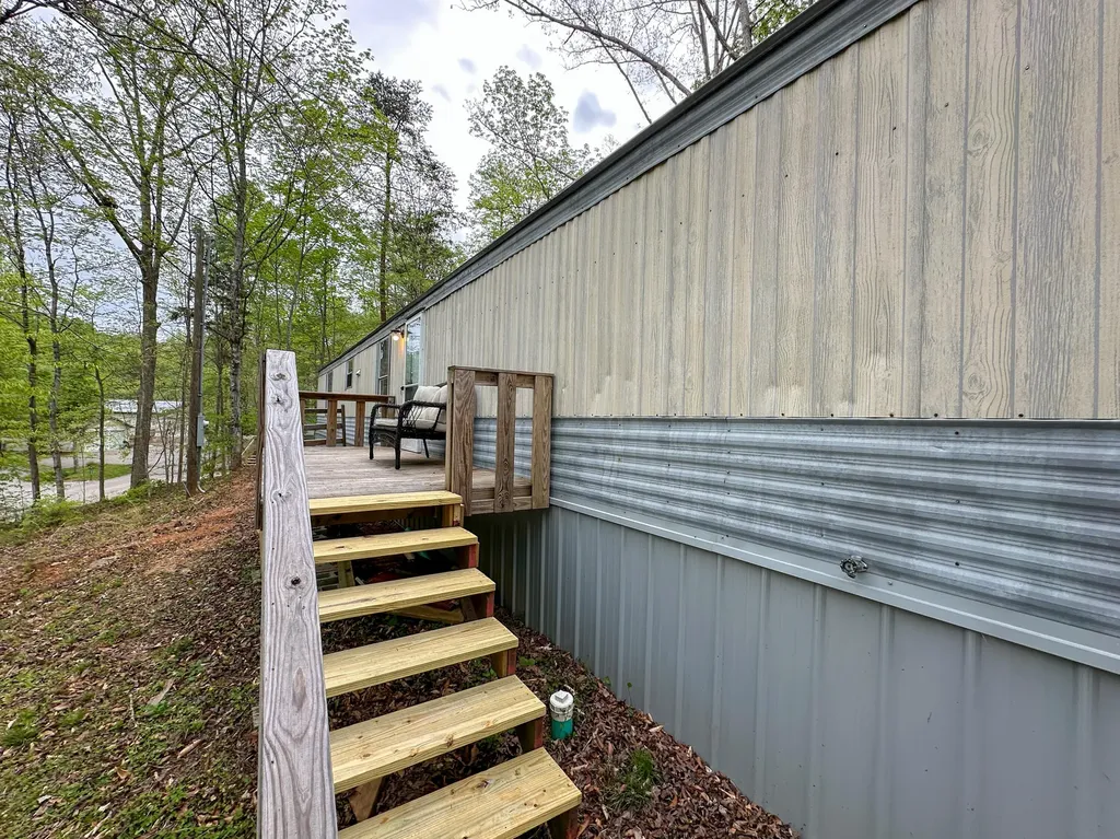 460 N Lake Drive Burnside KY 42519