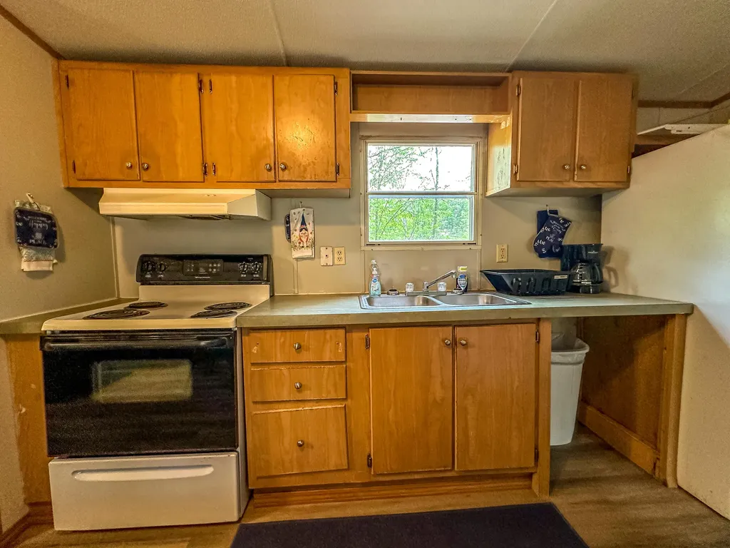 460 N Lake Drive Burnside KY 42519