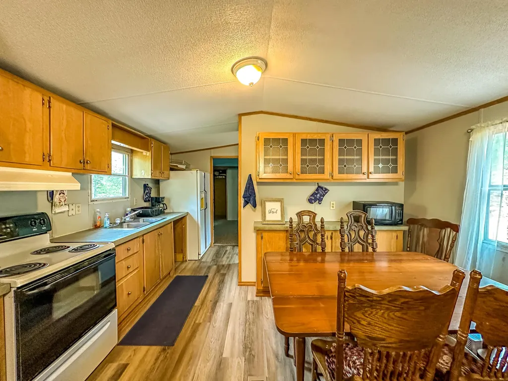 460 N Lake Drive Burnside KY 42519