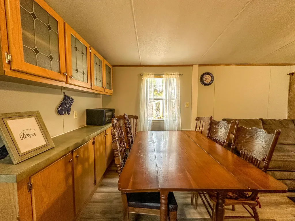 460 N Lake Drive Burnside KY 42519