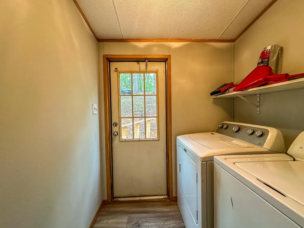 460 N Lake Drive Burnside KY 42519