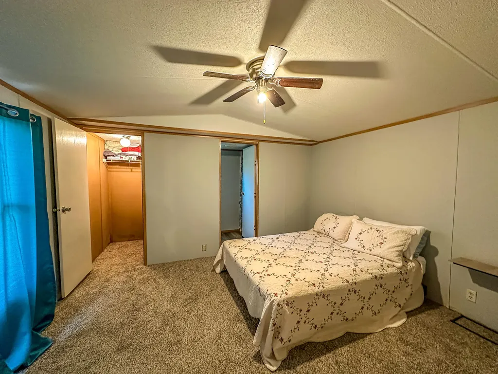 460 N Lake Drive Burnside KY 42519