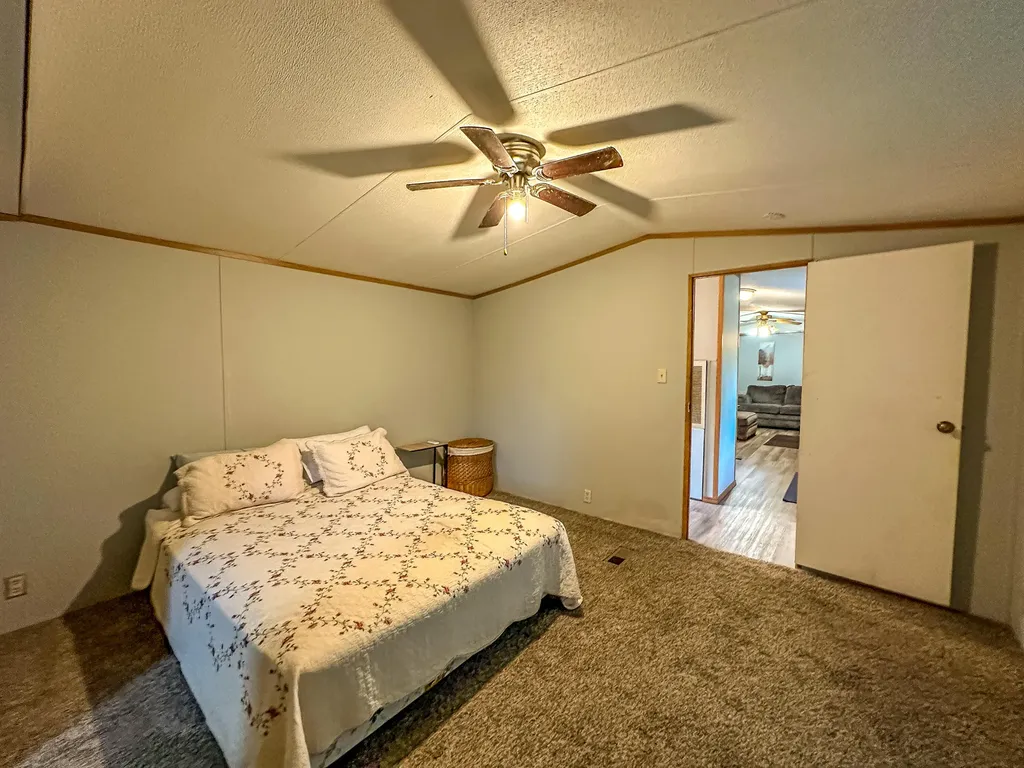460 N Lake Drive Burnside KY 42519