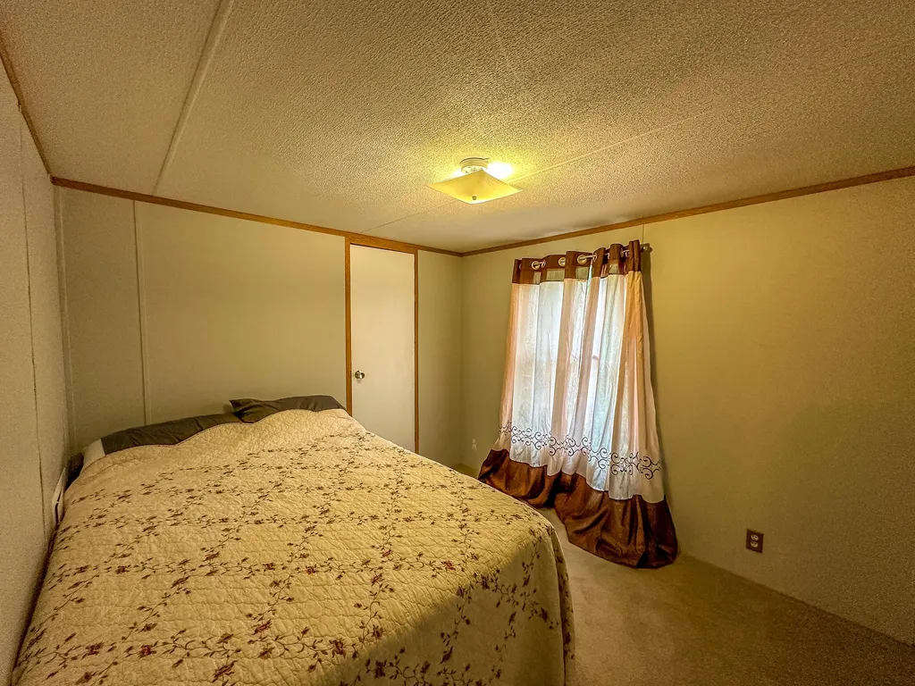 460 N Lake Drive Burnside KY 42519
